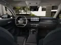 Nowoczesne audi q3 sportback wnętrze z dużym ekranem dotykowym i cyfrowymi zegarami.