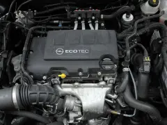 Silnik Opla Insignii Ecotec. Szukasz informacji, jaki silnik najmniej awaryjny? Ten widok to serce auta.