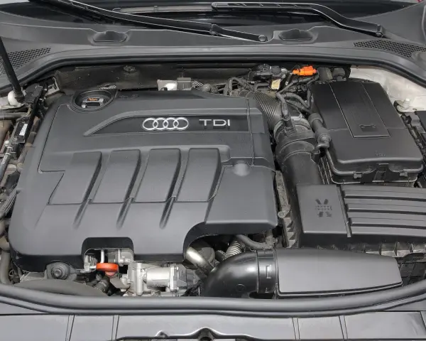 Silniki TDI w Audi A3, widok komory silnika.